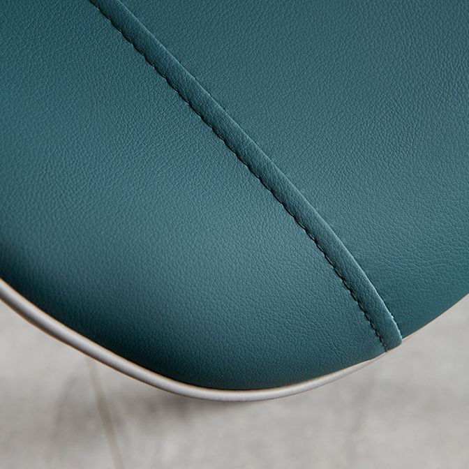 El cuero del estilo minimalista que cena el brazo preside la silla de Parsons del respaldo para el hogar