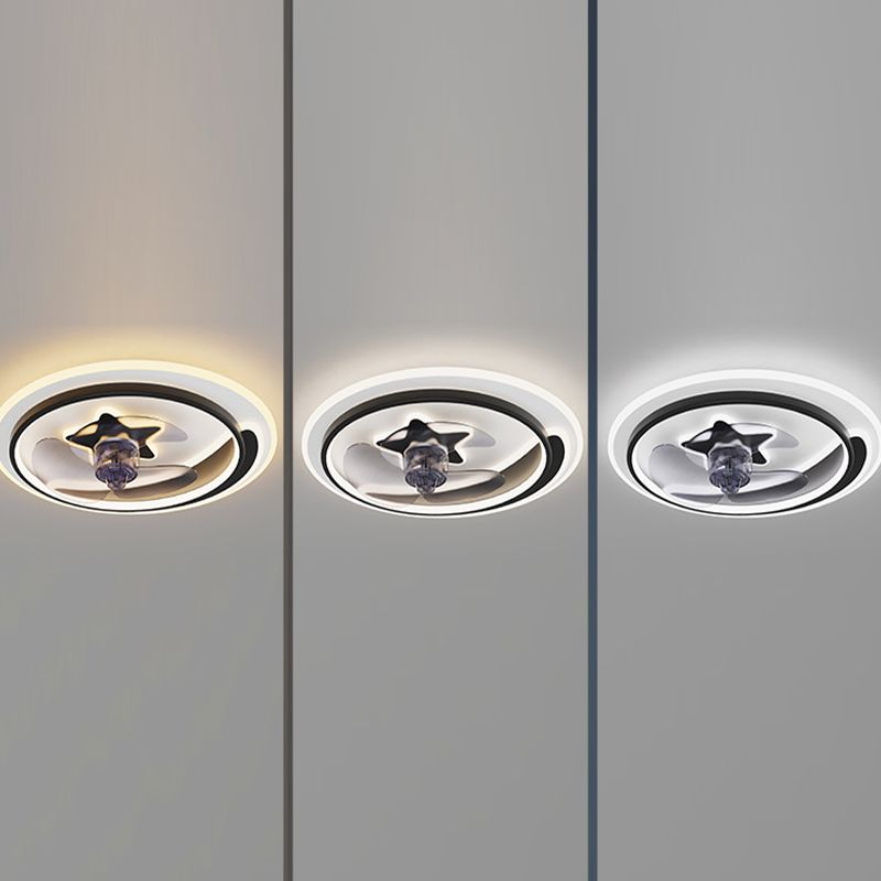 Moderne Metall Deckenventilator Lampe Cartoon LED Flush Mount Leuchte mit klarer Lüfterklinge