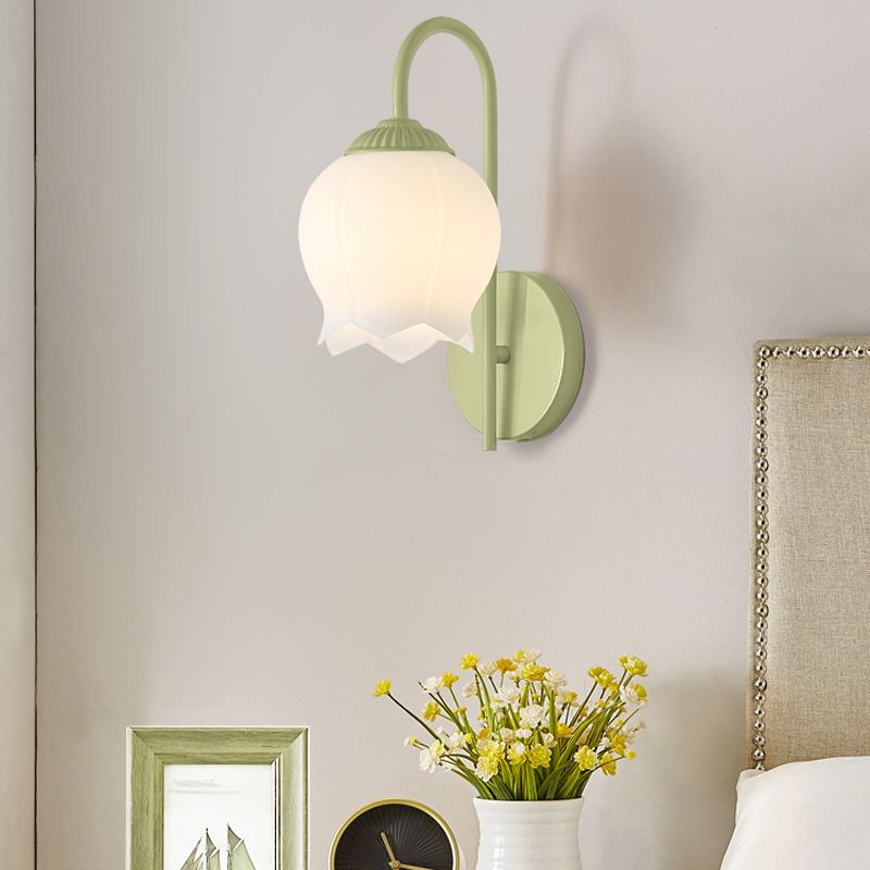 Modern Metal Wall Sconce Flower Shape Wall Light with Glass Shade for Living Room