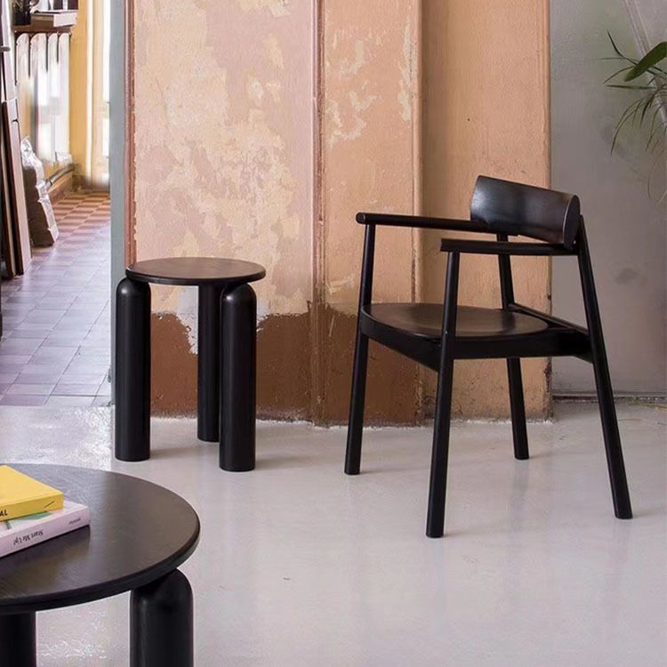 Nordic Side Table Round Solid Wooden End Table with Three Legs