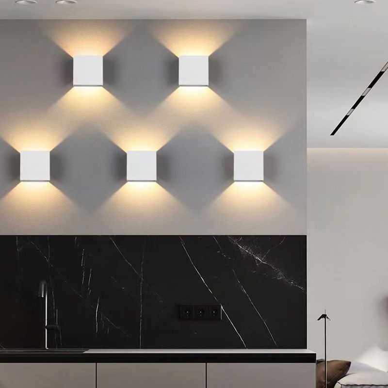 Square Shape Wall Lighting Modern Style Metal 2 Lights Sconce in Black/White
