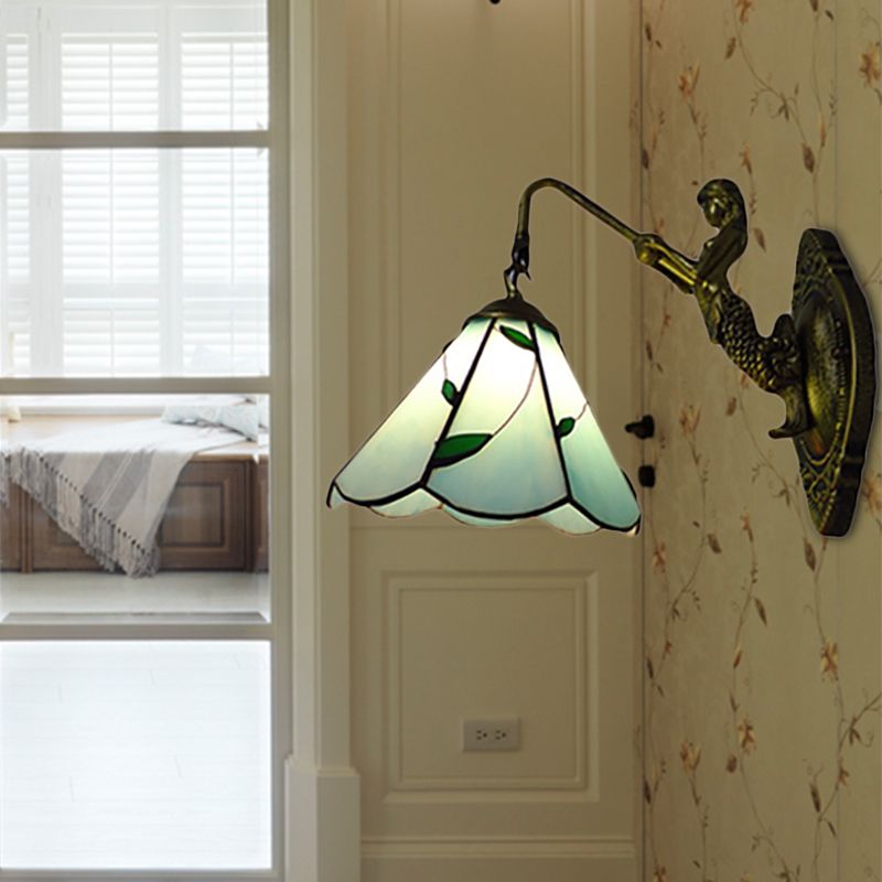 Green Glass Lily Wall Mount Light Tiffany 1 Head Antique Brass Sconce Light for Hallway