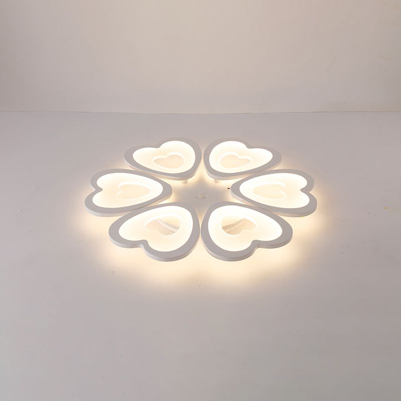Herz LED Decke Flush Mount Licht Einfachheit Acryl Weiß Flush Licht für Wohnzimmer
