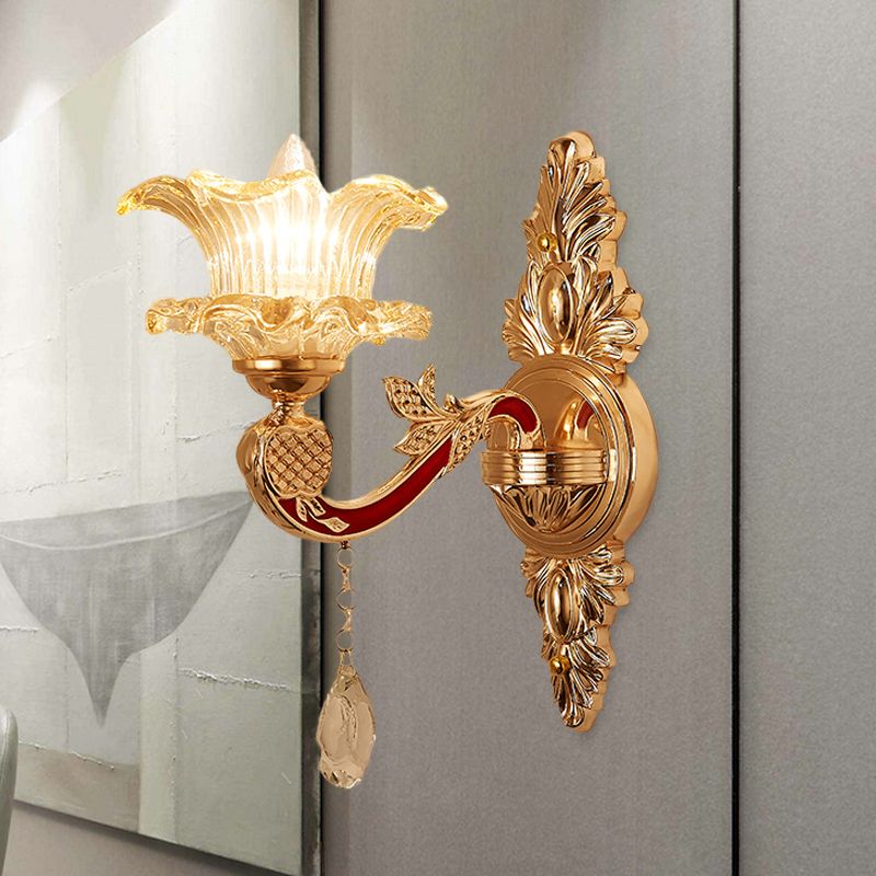 1 Bulb Flower/Sector Wall Mounted Lamp Traditional Clear Ribbed Glass Sconce Light with Gold Carved Arm