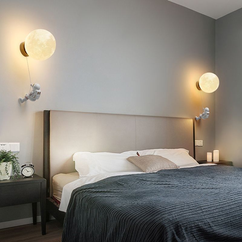 3 Color Opcional Luz Diconce con sombra de vidrio de orbe Astronaut Wall Light