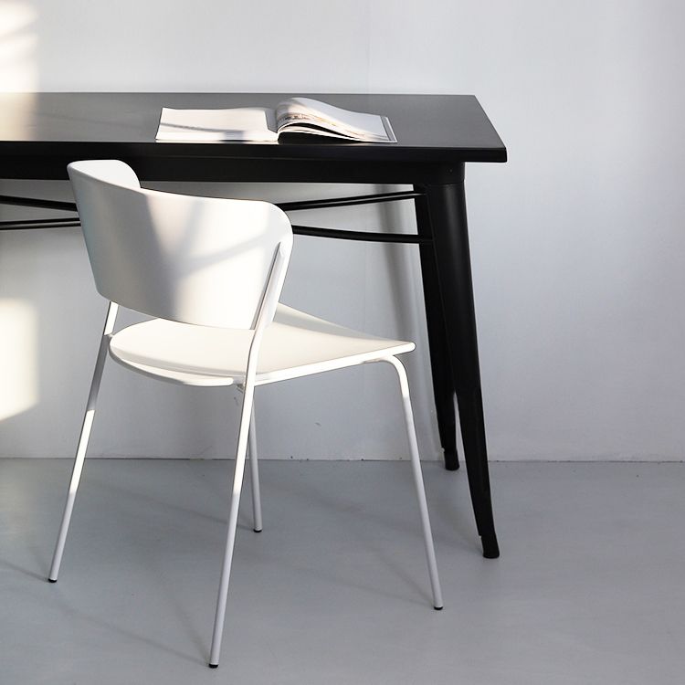 Silla lateral escandinava de plástico para interiores y exteriores, silla con respaldo abierto