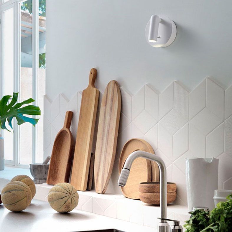 White Circular LED Wall Light in Modern Concise Style Aluminium Reading Wall Sconce for Bedroom