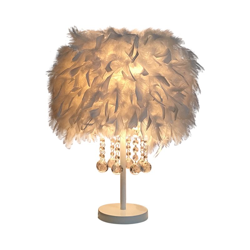 Feather Round Night Stand Lamp Light Contemporary 1-Bulb Red/Rosa/Purple Table Light con goccia di cristallo e base bianca/cromata