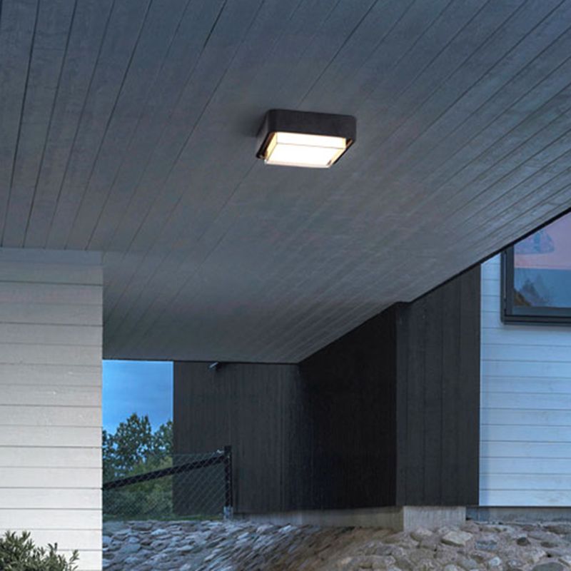Luminaire carré encastré traditionnel à 1 lumière LED près du plafonnier avec abat-jour en plastique