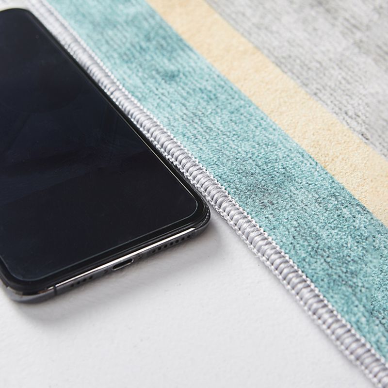 Grey Tone Triangle Print Rug Polyester Nordic Carpet Non-Slip Backing Indoor Rug for Home Decoration