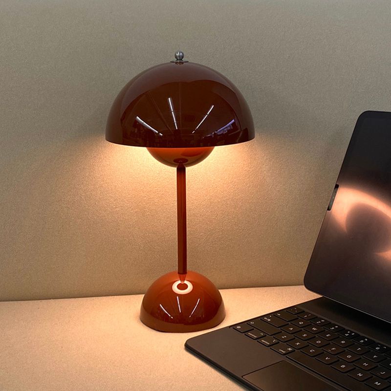 Metal Flower Shape Table Lamp Modern Style Colorful Table Lamp for Bedroom