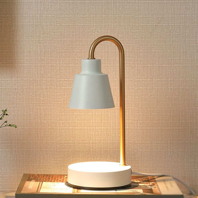 Lampe de table en métal nordique simple aromathérapie fondant la lampe de bureau de cire pour chambre à coucher