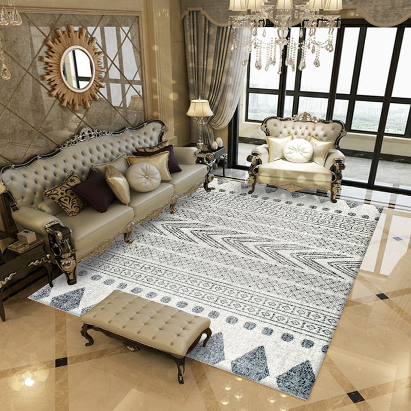 Blue Retro Carpet Polyester Graphic Carpet Non-Slip Backing Carpet for Living Room