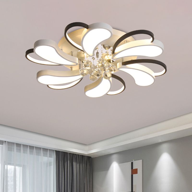 Schwarz-weiße, halbbündige Spiral-Herzlampe, moderne LED-Einbauleuchte aus Metall mit Kristalltropfen