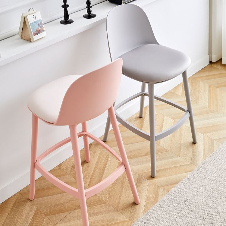 Contemporary Low Back Indoor Armless Plastic Bar Stool with Footrest