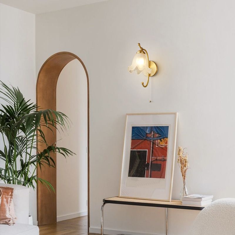 1-Light Wall Lamp Flower Shape Wall Mount Lamp with Glass Shade for Bedroom