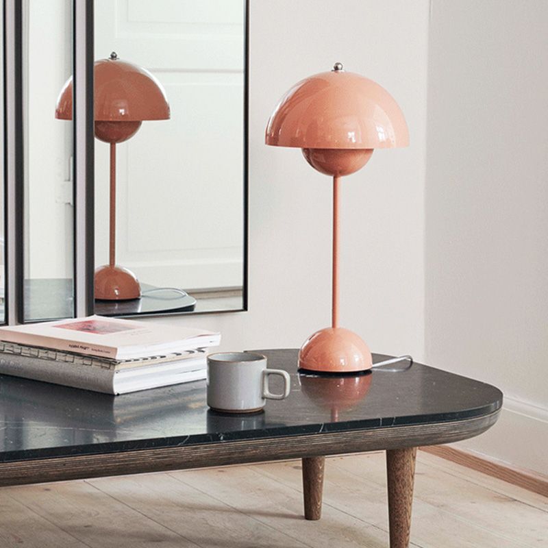 Paddestoelvormige creatieve metalen tafellamp 9,8 "Diameter Noordse macaroon-stijl bureau Licht voor slaapkamer
