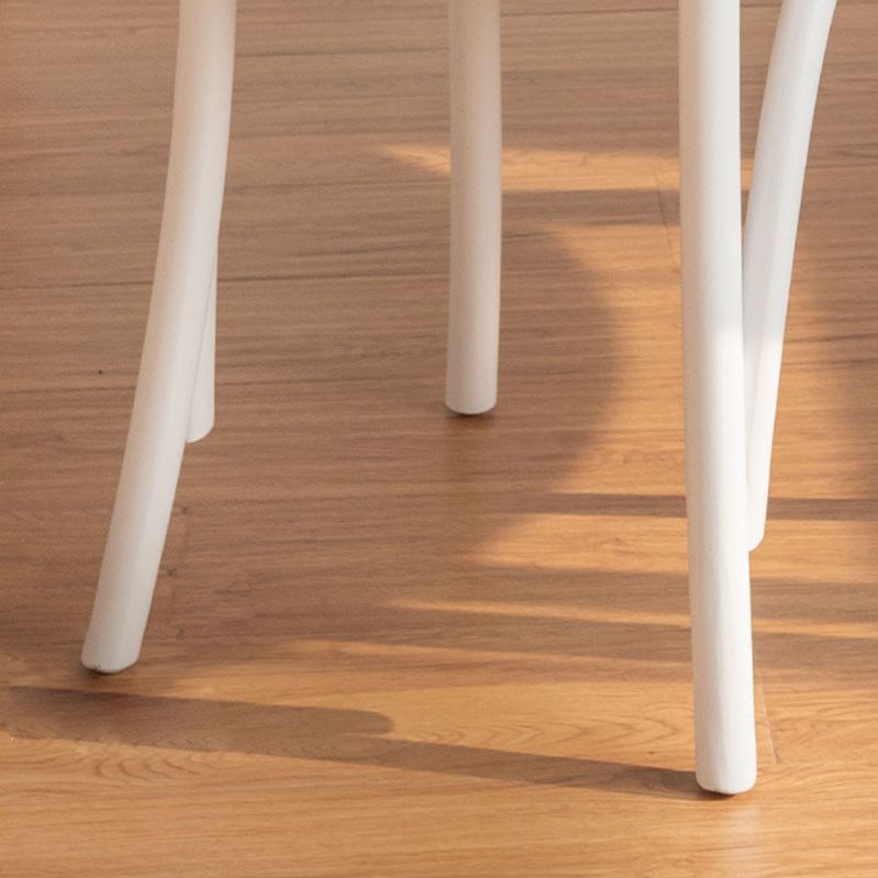 Zeitgenössisches Design Windsor Back Side Chairs Armless Holzbeinseitenstühle