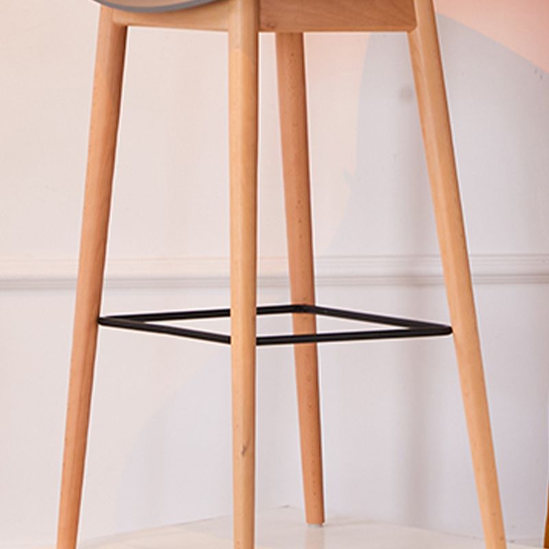Modern Low Back Stool Plastic Footrest Bar Stool with Solid Wood Legs