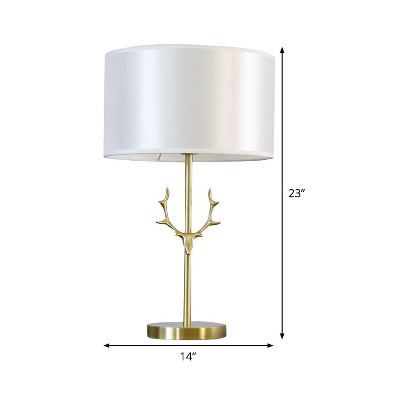 Lámpara de escritorio cilíndrica de tela, lámpara de mesa de noche blanca modernista de 1 bombilla con alce de metal dorado