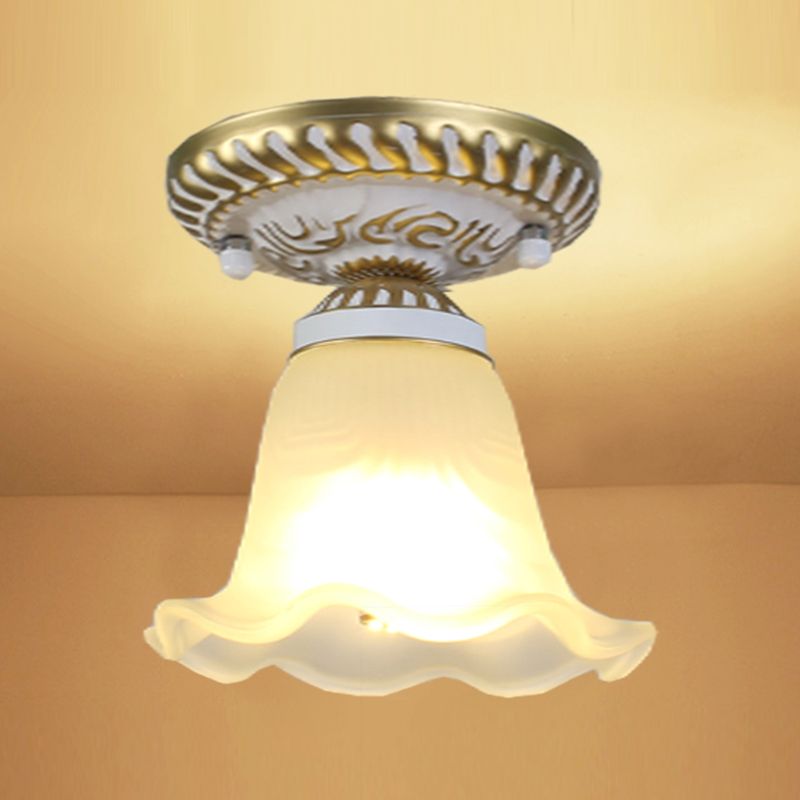 Plafonnier en verre à lumière unique, éclairage classique pour salle à manger
