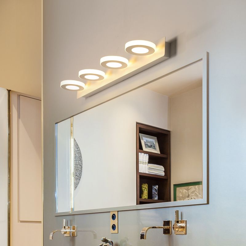 Postmodern Metal Vanity Light Strip White Multi Lights Mperror Light per il bagno