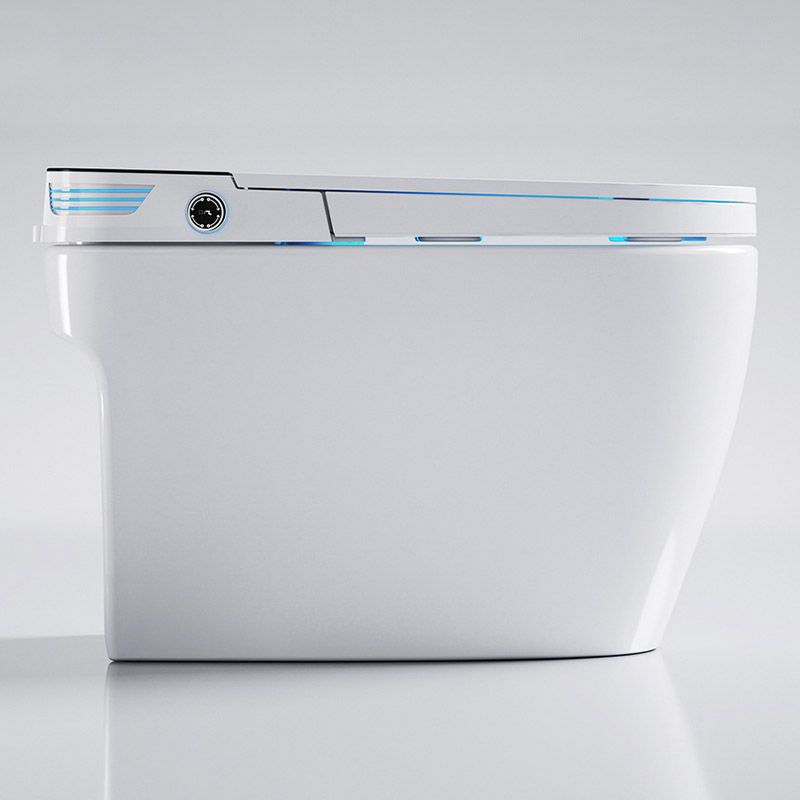 Modern Toilet Bowl Siphon Jet Skirted Toilet with Soft-Close Seat for Bathroom