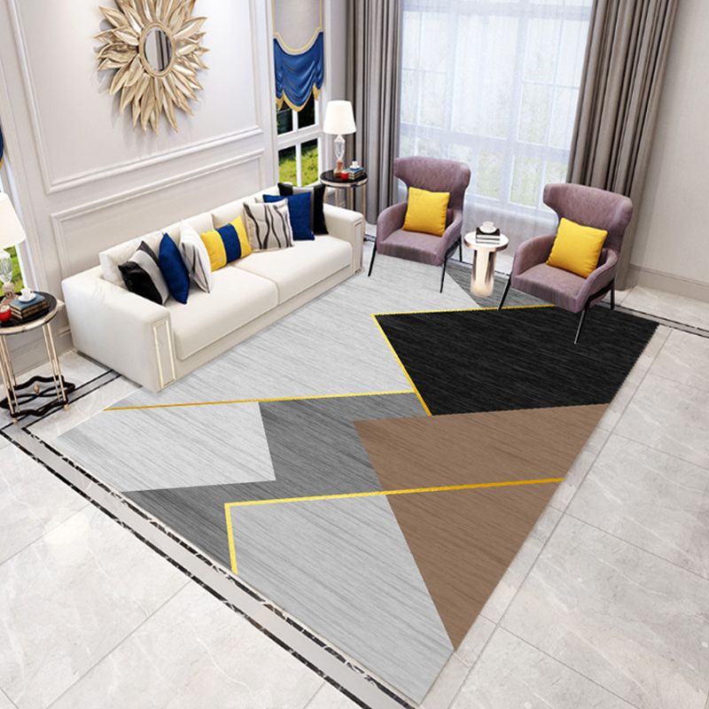 Stylish Triangle Pattern Area Rug Simple Contemporary Polyester Carpet Rectangle Stain Resistant Carpet for Living Room