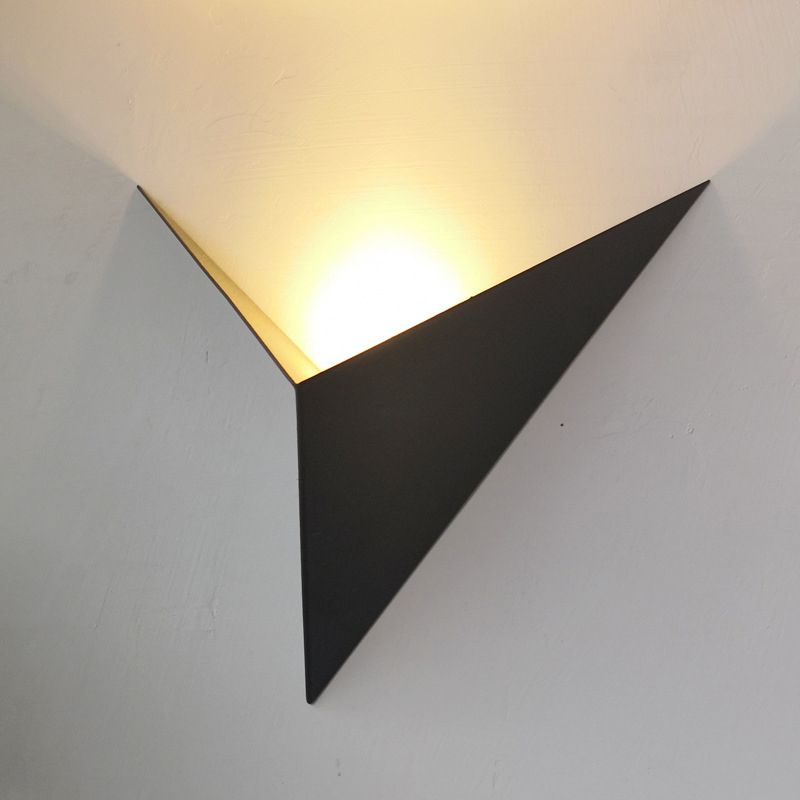Single Modernism White/Black Wall Mounted Sconce Unique Wall Light for Foyer