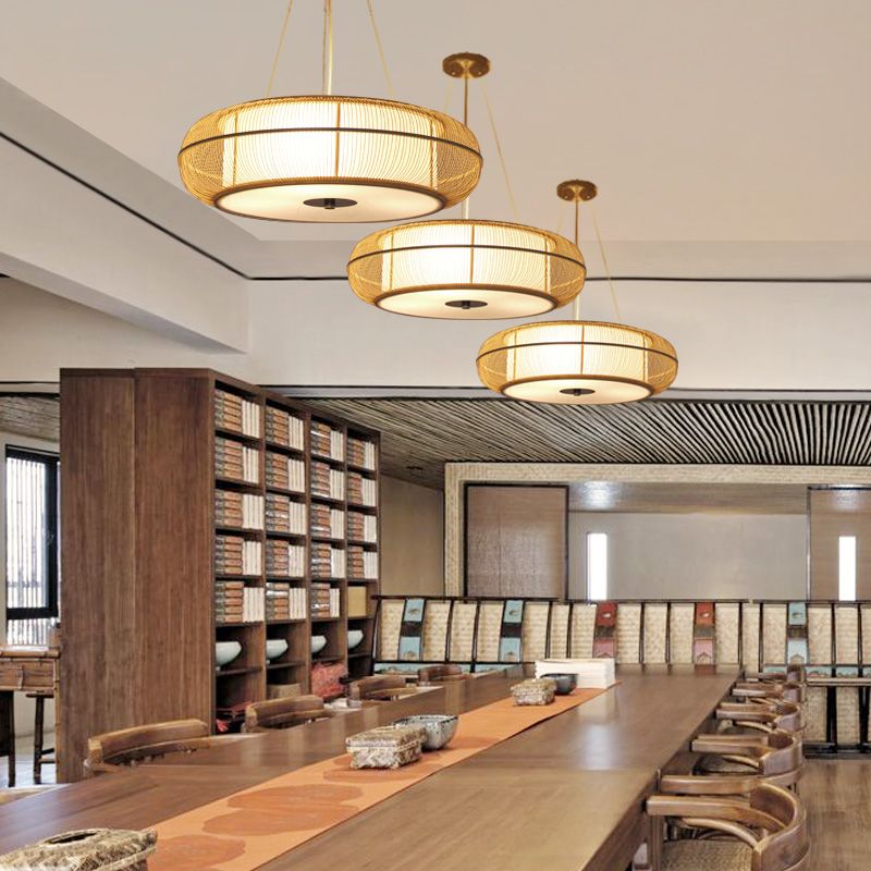 Moderne stilvolle Drum Shade Hanging Anhänger leichte Bambus 3-Kopf-Esszimmer Deckenleuchte in Schwarz/Holz