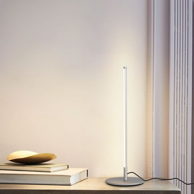 Lampe de table LED simplicité moderne les lampes de table linéaire avec une teinte acrylique