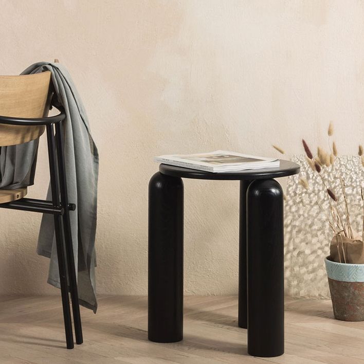 Nordic Side Table Round Solid Wooden End Table with Three Legs
