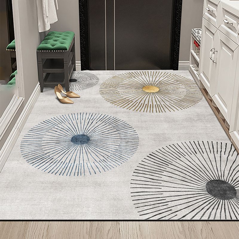 Grey Modern Rug Graphic Pattern Polyester Area Rug Non-Slip Backing Carpet for Home Decor