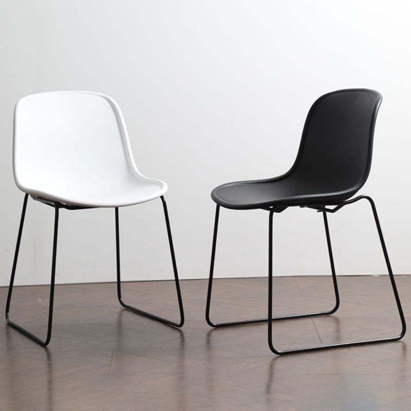 Silla lateral de estilo industrial Juego de silla lateral de comedor con patas de metal