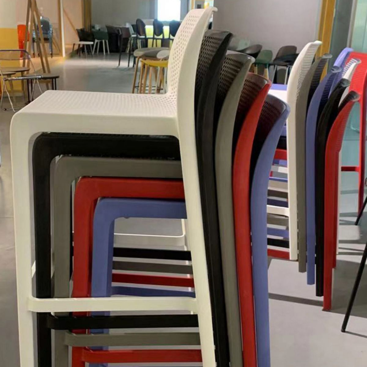 Nordic Simple Stackable Bar-stool Plastic Counter Bar Stool for Home