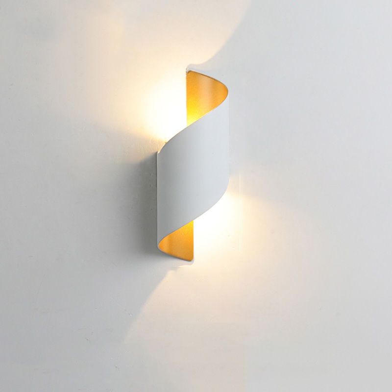 Postmodern Style Metal Wall Light LED Wall Sconce Light for Living Room
