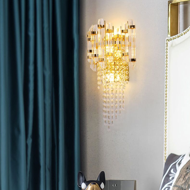 Lámpara de pared de oro de cristal en el estilo artístico moderno de metal electroplacado de 3 luces.