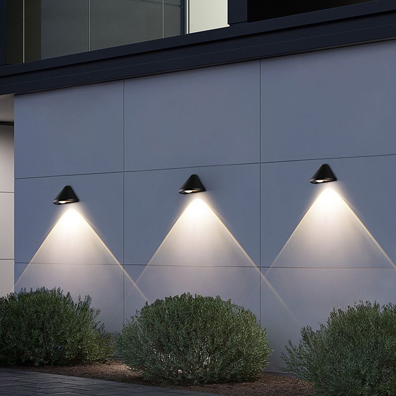 Cone Modern LED Wall Mount Aluminum Wall Light in Black / White