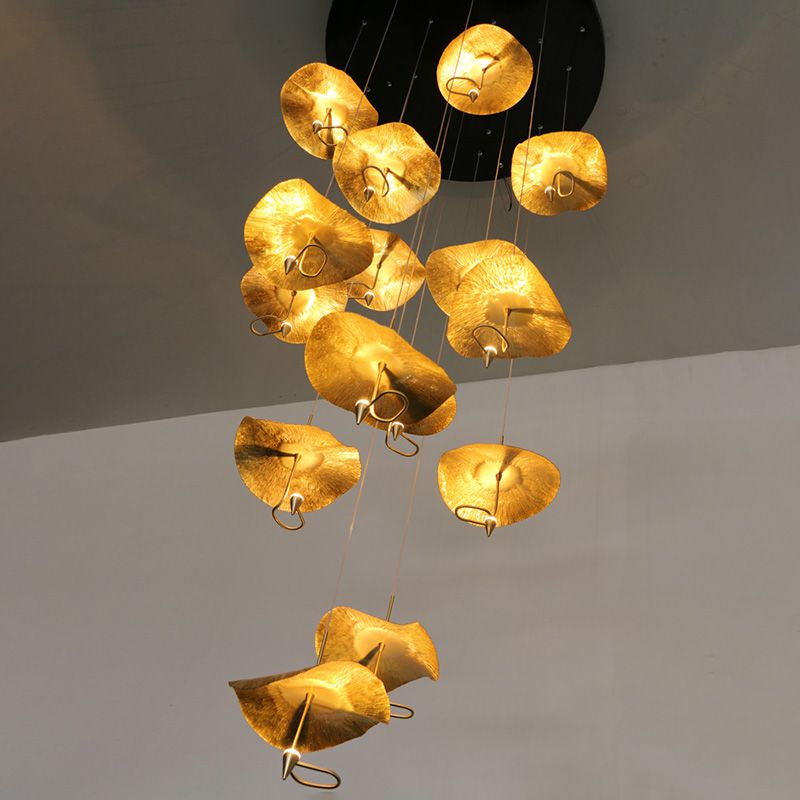 Moderne lotusblattförmige Anhänger Leichte Messing 15/32 Kopftreppe Mehrere Hanglampe in Gold