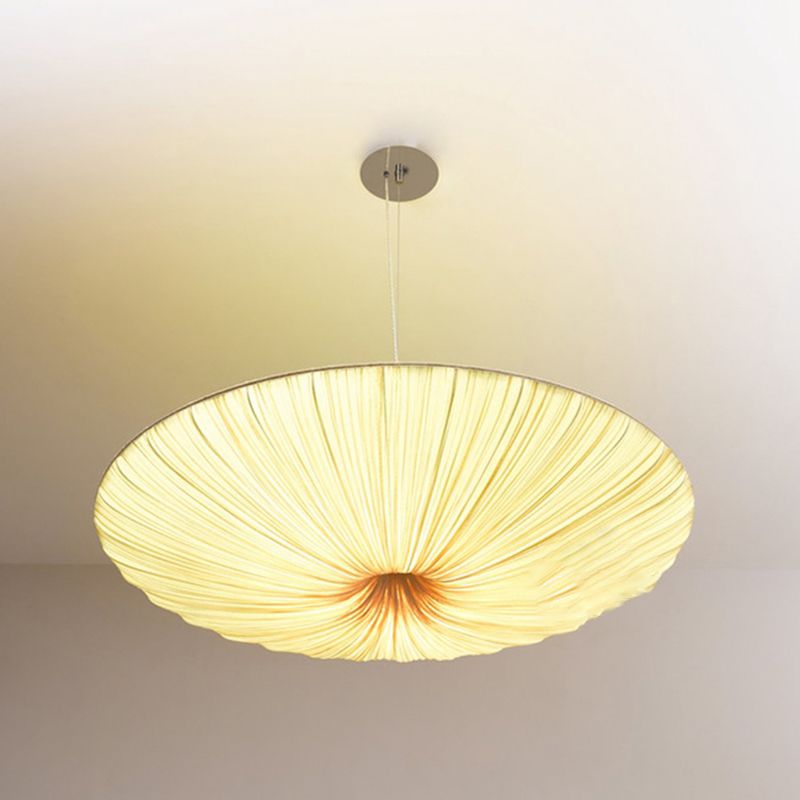 Accesorio de iluminación de suspensión redonda de seda beige moderno luz colgante para sala de estar