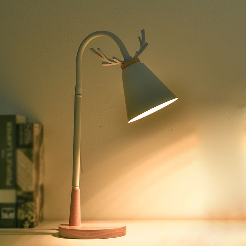 Modern Antlers Table Lamp Colorful Single Light Desk Lamp with Wood for Bedroom