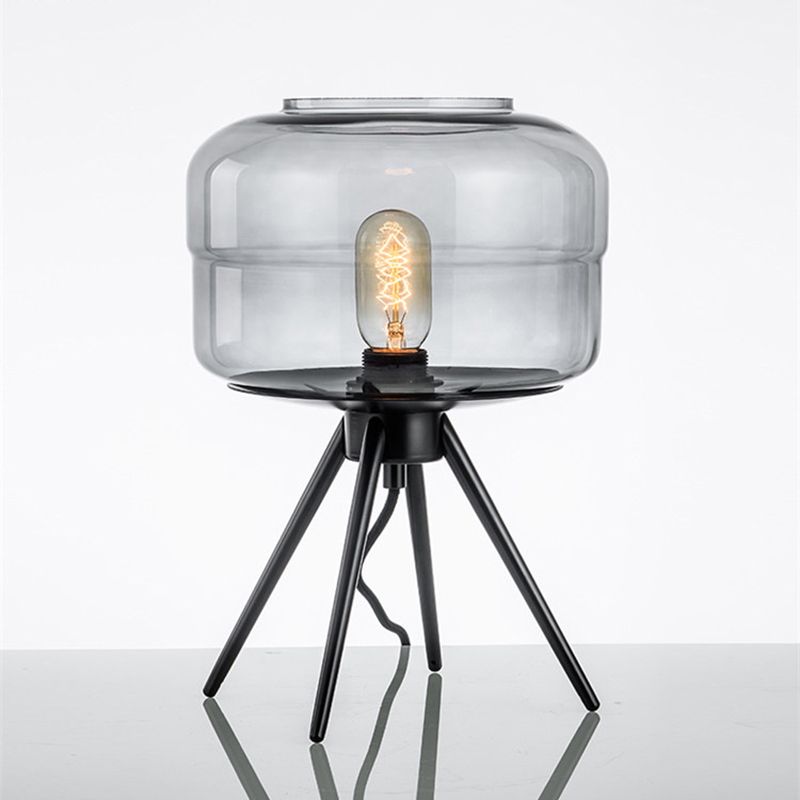 Postmoderne UFO-förmige Glas Tischlampe Single-Bulb-Nachttischlicht mit Quadpod