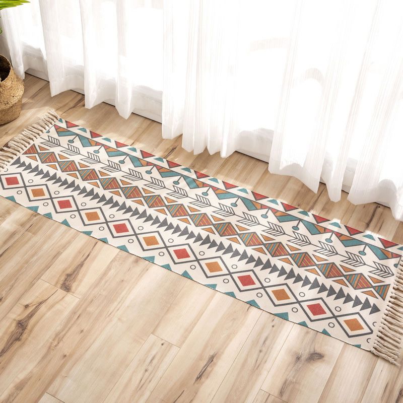 Nostalgia Tribal Pattern Tappe