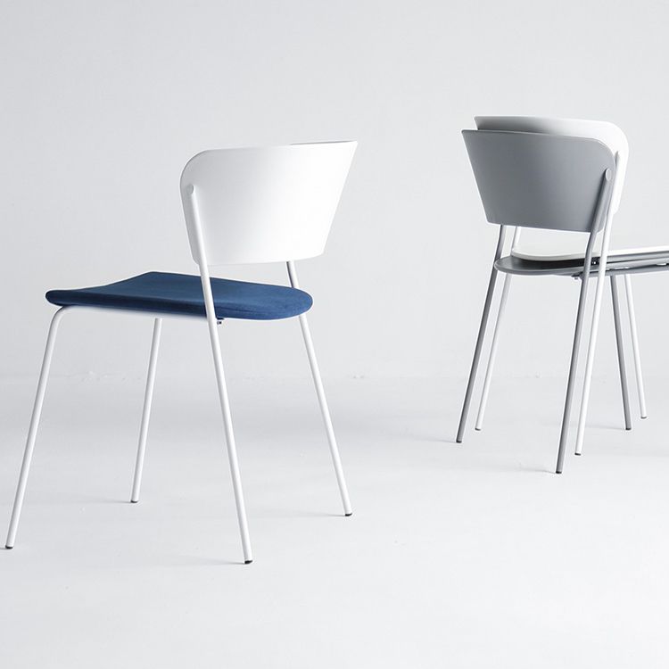 Chaises de salle à manger empilables sans accoudoirs, chaises de salle à manger d'intérieur avec pieds en métal