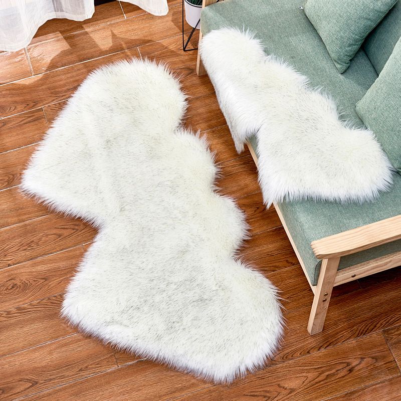 Double-Heart Shaped Modern Rug Multicolor Plain Carpet Stain Resistant Pet Friendly Non-Slip Backing Rug for Living Room