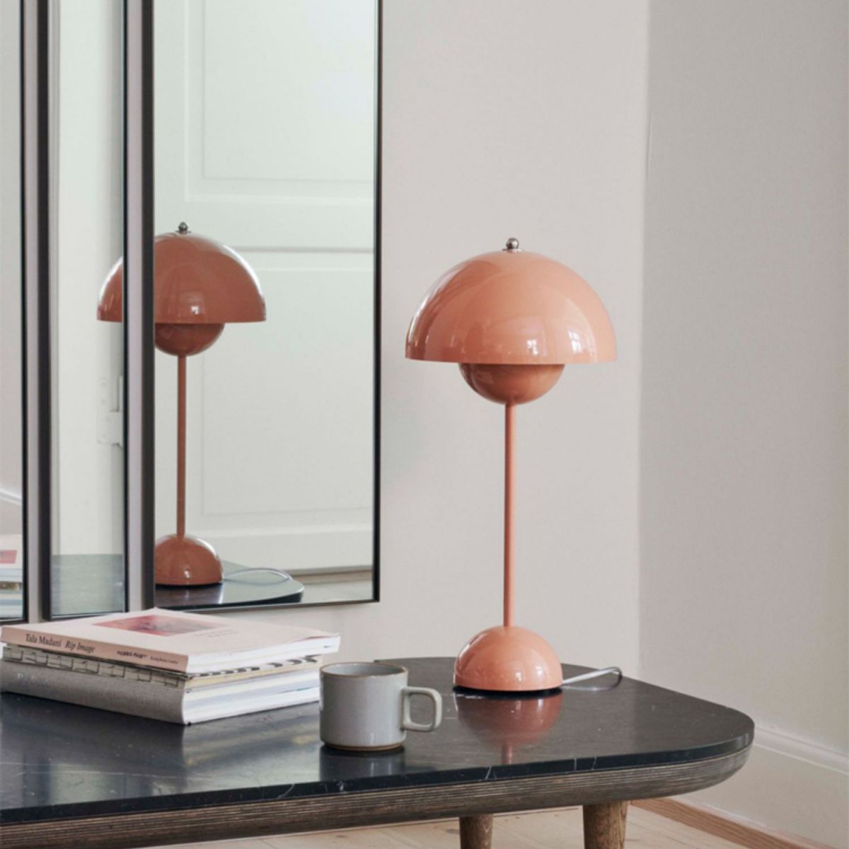Metal Geometric Night Table Lamps Modern Style 1 Light Table Lamp