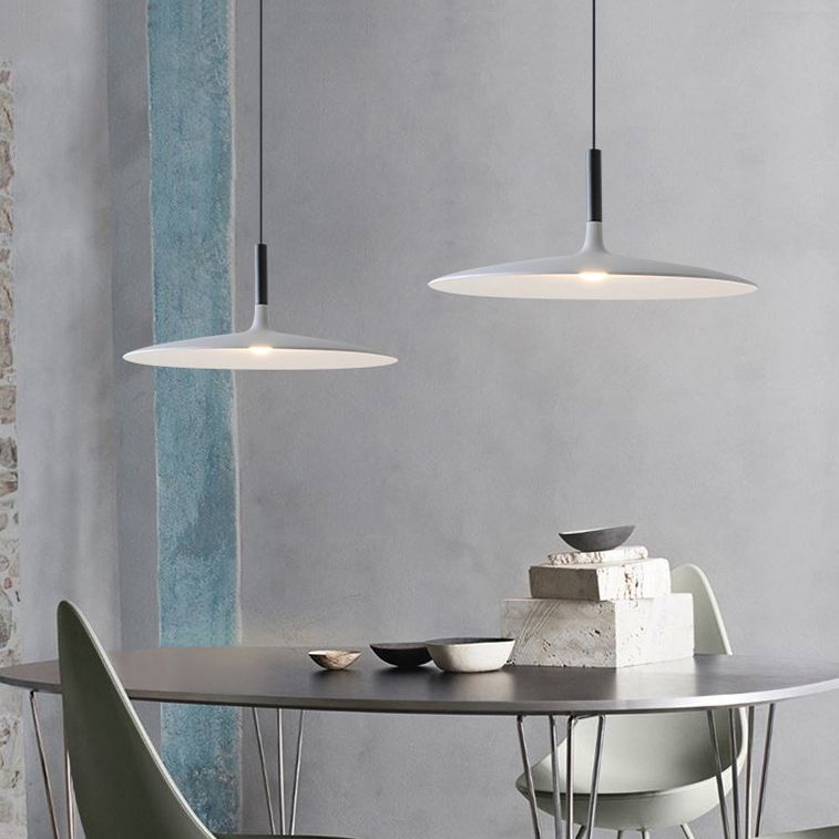 Pendante intérieure minimaliste, éclairage pendentif en métal plat macaron à 1 lumière