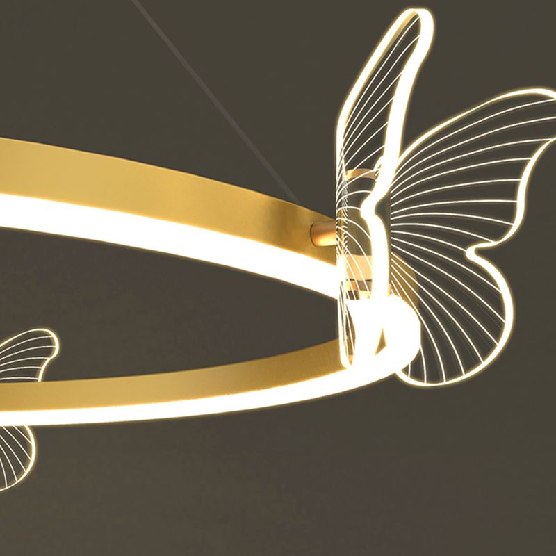 Lustre en or moderne