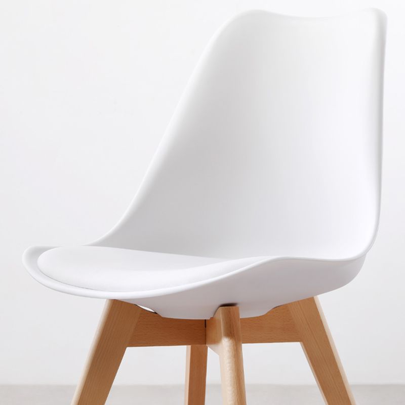 Upholstered Scandinavian Conference Room Side Chair Matte Finish Parsons Dining Chair