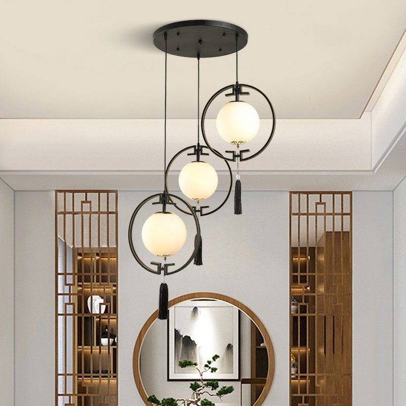 Black Cluster Globe Posting Light Chinoiserie Moderna lámpara de suspensión de vidrio blanco con anillo de borla